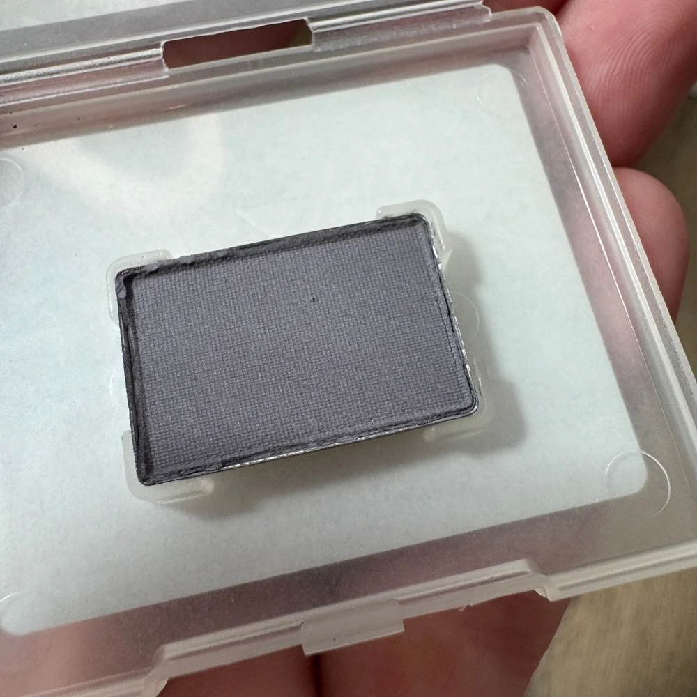 Mary Kay Mineral Eyeshadow Stone Roche Intrepide 068251 Grey Matte .05 oz NEW